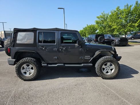 Used 2017 Jeep Wrangler Unlimited Sport w/ Quick Order Package 24S AWD/4WD image 8