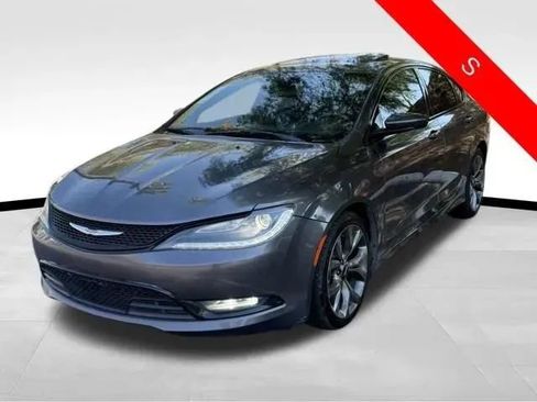 Used 2015 Chrysler 200 S w/ Navigation & Sound Group I FWD image 3