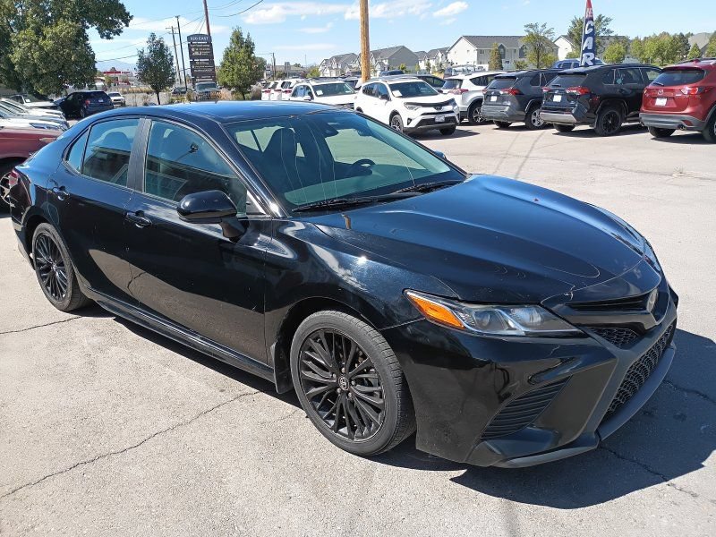 Used 2019 Toyota Camry SE FWD image 6