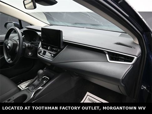 Used 2025 Toyota Corolla LE image 8