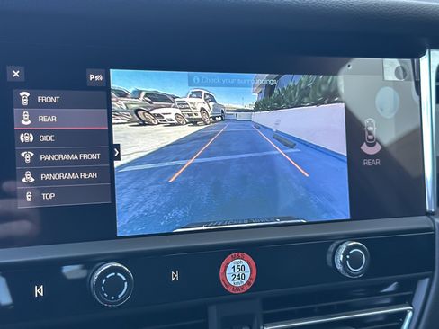 Certified 2026 Porsche Macan AWD/4WD image 20
