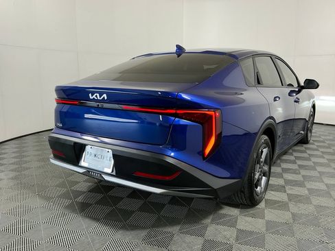 Used 2025 Kia K4 FWD image 5