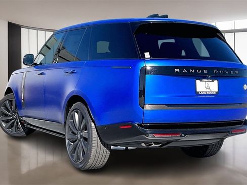 New 2025 Land Rover Range Rover SV image 3