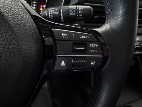 Used 2025 Honda Pilot Elite image 17