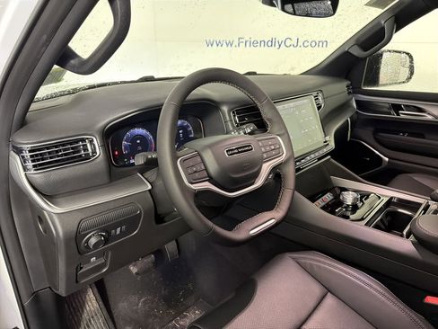 New 2026 Jeep Grand Wagoneer Limited AWD/4WD image 12