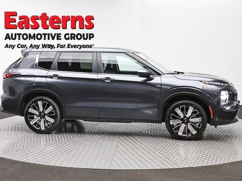 Used 2025 Mitsubishi Outlander SE AWD/4WD image 4