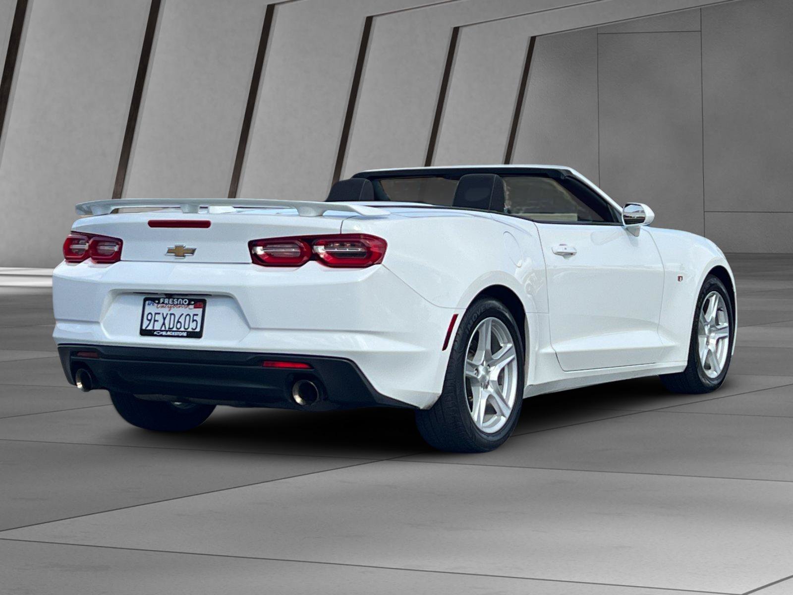 Used 2023 Chevrolet Camaro LT RWD image 4