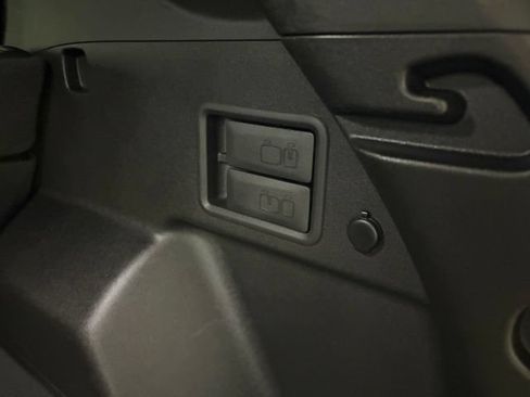 Used 2020 Chevrolet Equinox LT AWD/4WD image 12