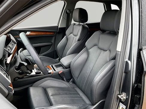 Used 2022 Audi Q5 2.0T Premium Plus w/ Premium Plus Package image 27