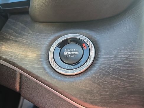 New 2025 Jeep Grand Cherokee L Limited w/ Luxury Tech Group II image 51