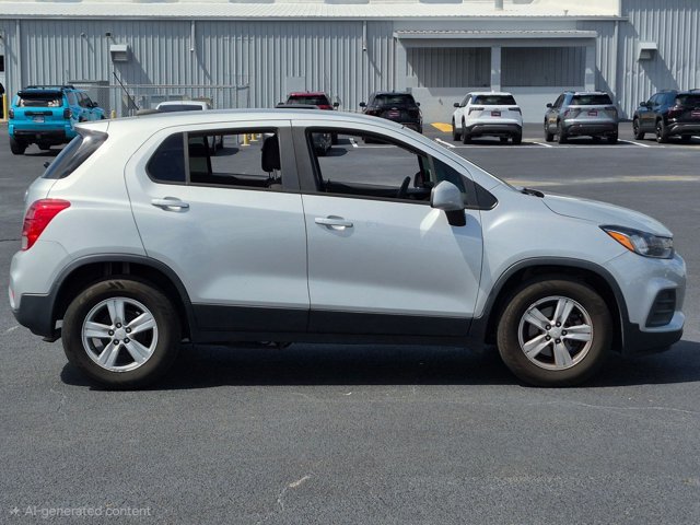 Used 2022 Chevrolet Trax LS w/ Tint and Cruise Package FWD image 4