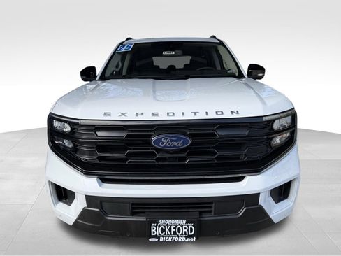 Used 2025 Ford Expedition Max Active image 2