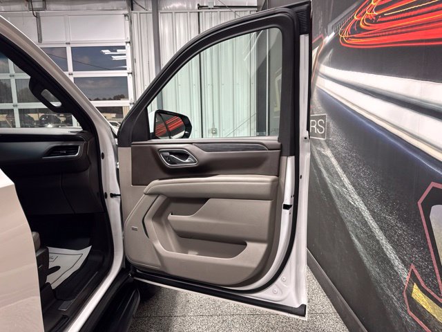 Used 2022 GMC Yukon XL SLT AWD/4WD image 28