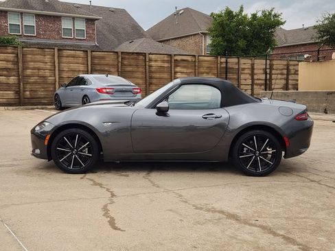 Used 2025 MAZDA MX-5 Miata Grand Touring RWD image 12