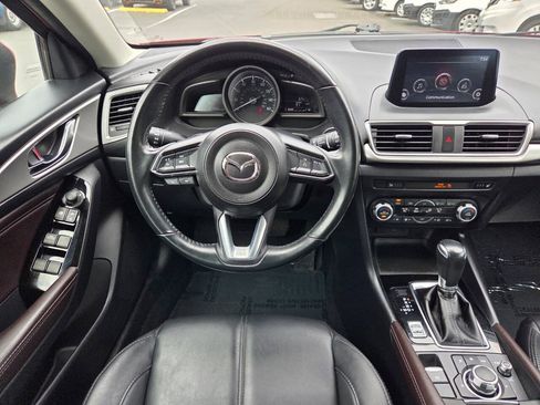 Used 2018 MAZDA MAZDA3 Touring FWD image 13