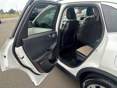 Certified 2022 Ford Escape Titanium w/ Titanium Elite Package AWD/4WD image 31