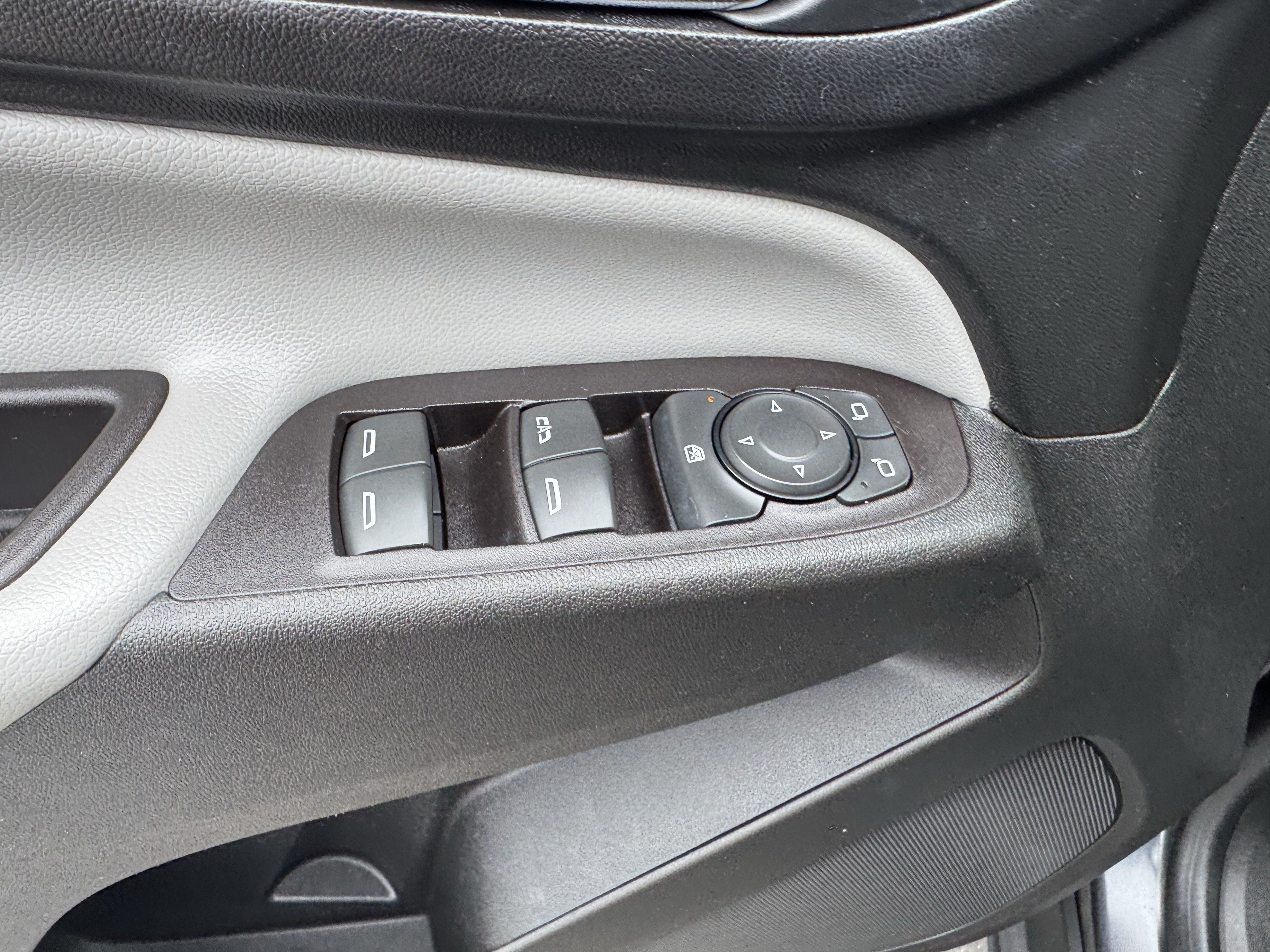Certified 2022 Chevrolet Equinox LS AWD/4WD image 11