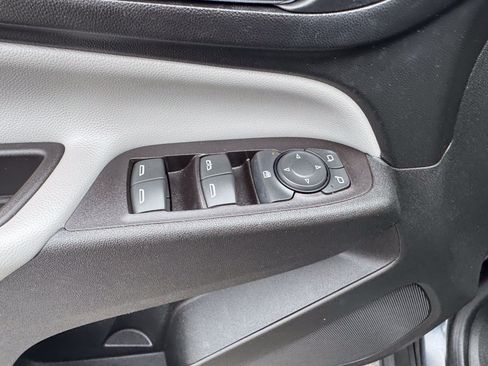 Used 2022 Chevrolet Equinox LS AWD/4WD image 11