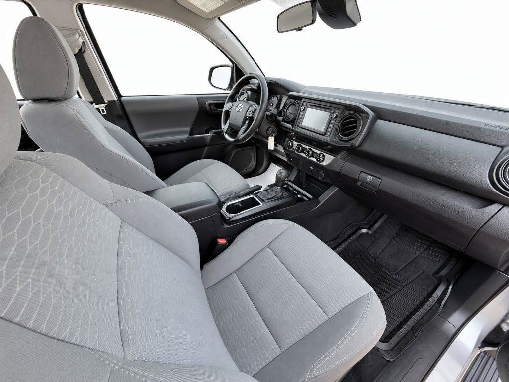 Used 2018 Toyota Tacoma SR AWD/4WD image 8