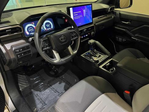 Used 2024 Toyota Tacoma TRD Off-Road image 2