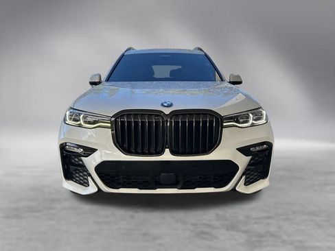 Used 2022 BMW X7 xDrive40i w/ M Sport Package AWD/4WD image 15