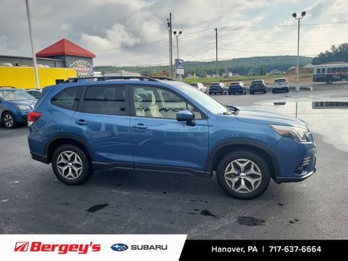 Used 2023 Subaru Forester Premium AWD/4WD image 5
