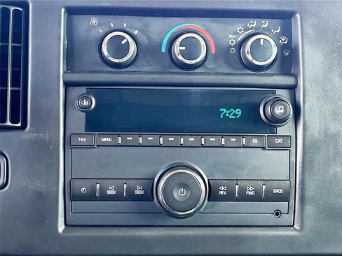 Used 2017 GMC Savana 2500 RWD image 14