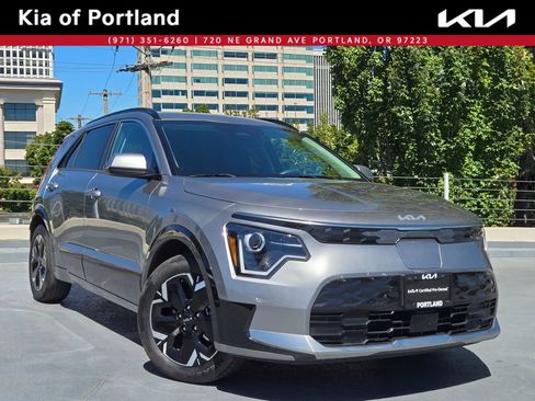Used 2024 Kia Niro Wind w/ Wind Preserve Package FWD image 1