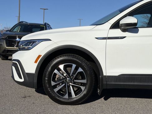Used 2023 Volkswagen Tiguan S image 9