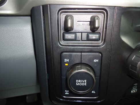 Used 2025 Ford F250 XLT w/ FX4 Off-Road Package AWD/4WD image 22