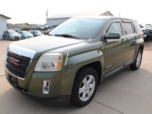 Used 2015 GMC Terrain SLE FWD image 2