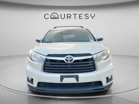 Used 2015 Toyota Highlander XLE AWD/4WD image 6