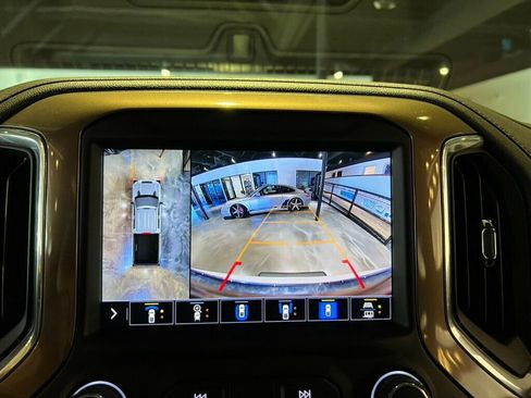 Used 2023 Chevrolet Silverado 2500 High Country image 21