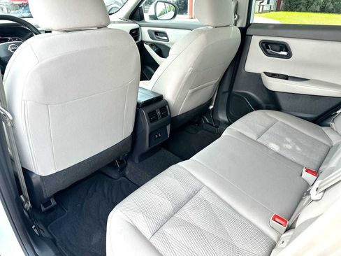 Used 2025 Nissan Rogue SV AWD/4WD image 24