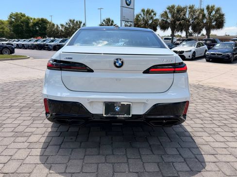 Used 2025 BMW 760i xDrive AWD/4WD image 10