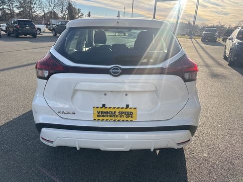 Used 2022 Nissan Kicks S image 7