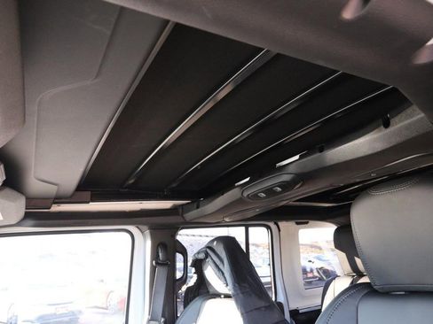 Used 2025 Jeep Wrangler Unlimited Rubicon image 8