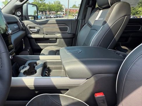 New 2026 RAM 2500 Laramie AWD/4WD image 24