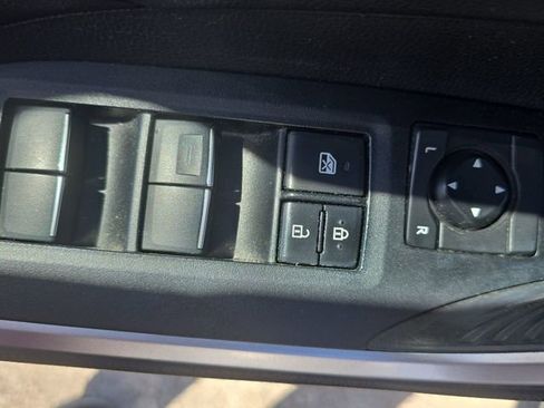 Used 2020 Toyota RAV4 XLE Premium image 27