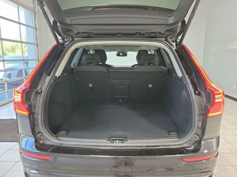 Used 2025 Volvo XC60 B5 Plus image 57