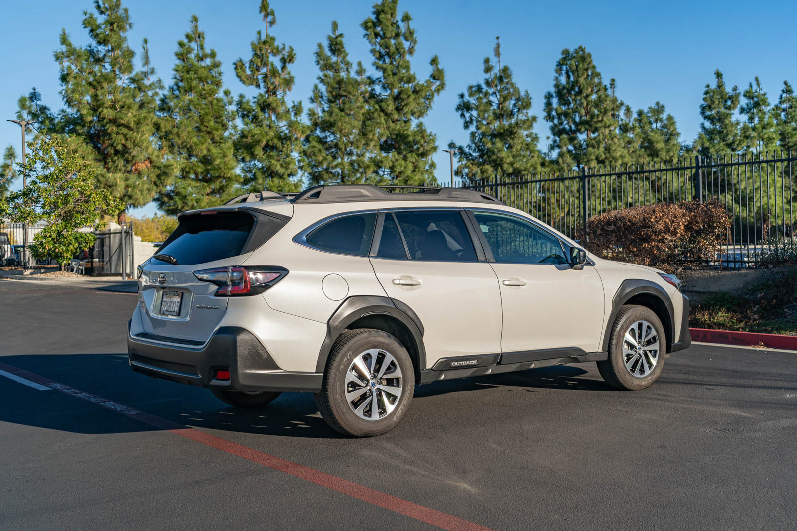 Used 2025 Subaru Outback AWD/4WD image 9