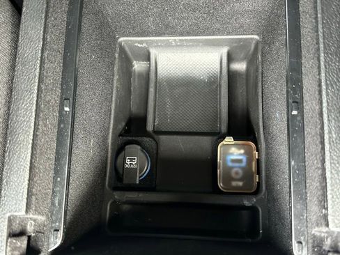 Used 2014 Chrysler 300 SRT8 Core w/ Harman/Kardon Audio Group image 28