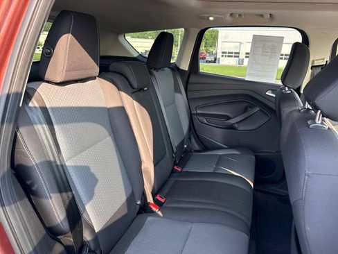 Used 2018 Ford Escape SE w/ SE Sync 3 Package AWD/4WD image 14