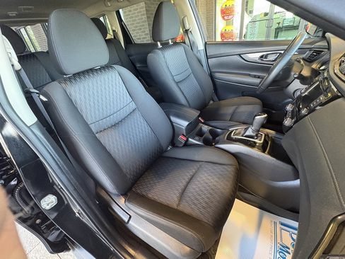 Used 2020 Nissan Rogue SV image 27