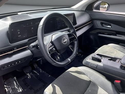 Used 2023 Nissan Ariya FWD image 17