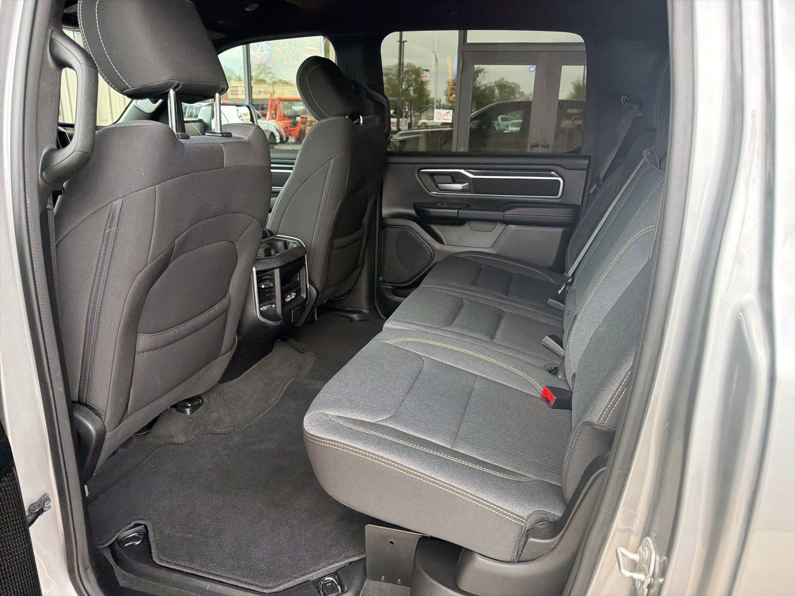 Used 2023 RAM 1500 Big Horn AWD/4WD image 3