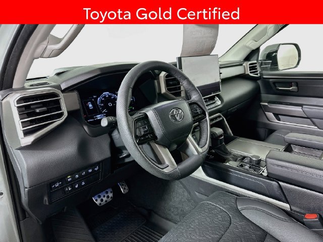 Used 2024 Toyota Sequoia SR5 AWD/4WD image 10