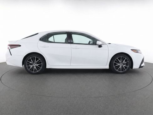 Used 2021 Toyota Camry SE FWD image 8