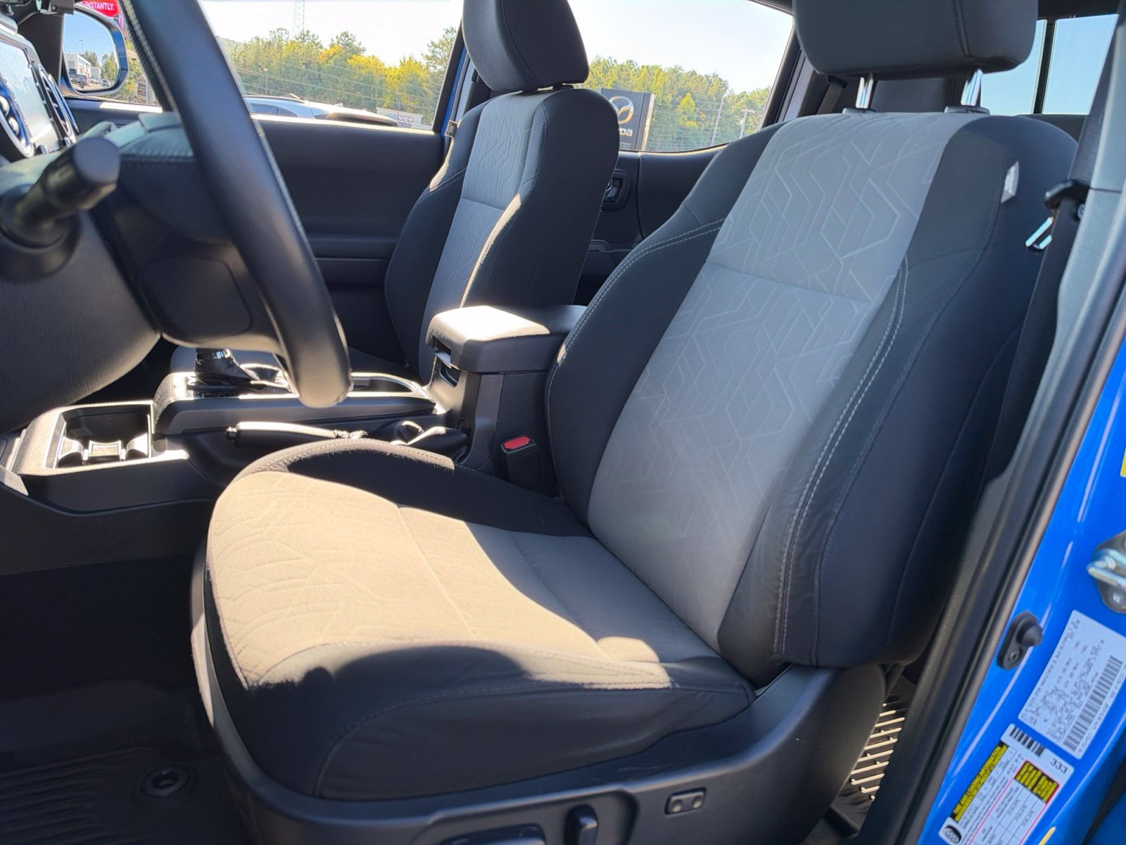 Used 2020 Toyota Tacoma TRD Off-Road AWD/4WD image 30