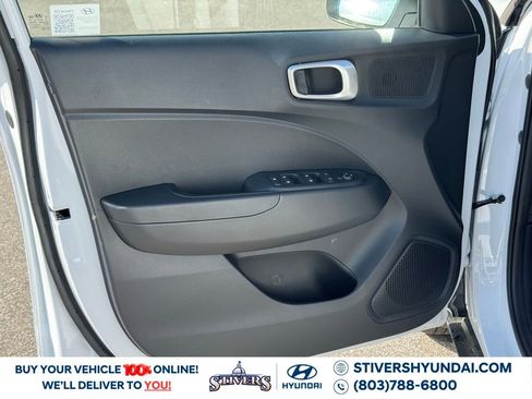 Certified 2025 Hyundai Venue SE image 20